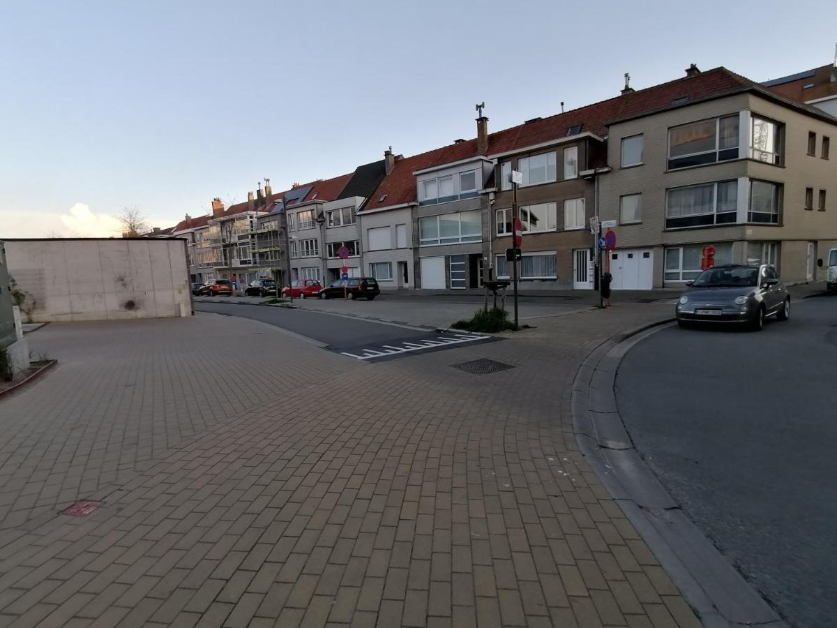 Bartine - Modern And Spacious Flat Near The Sea, Free Parking Space Oostende Bagian luar foto