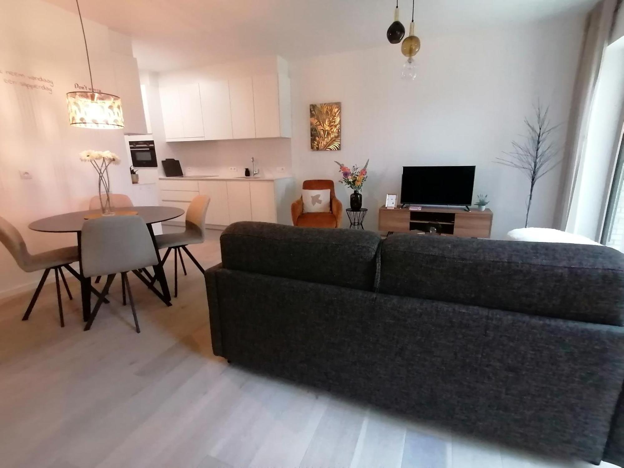 Bartine - Modern And Spacious Flat Near The Sea, Free Parking Space Oostende Bagian luar foto